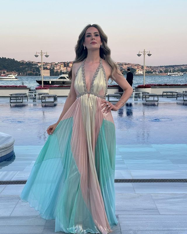 Yıldız Çağrı Atiksoy imaj değişikliğine gitti! Yeni saçlarıyla göz kamaştırdı - Sayfa 5