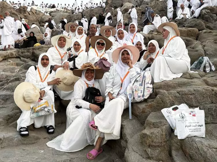 Eller semaya açıldı! İşte hacı adaylarının Arafat'tan görüntüleri... - Sayfa 17