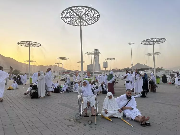 Eller semaya açıldı! İşte hacı adaylarının Arafat'tan görüntüleri... - Sayfa 19