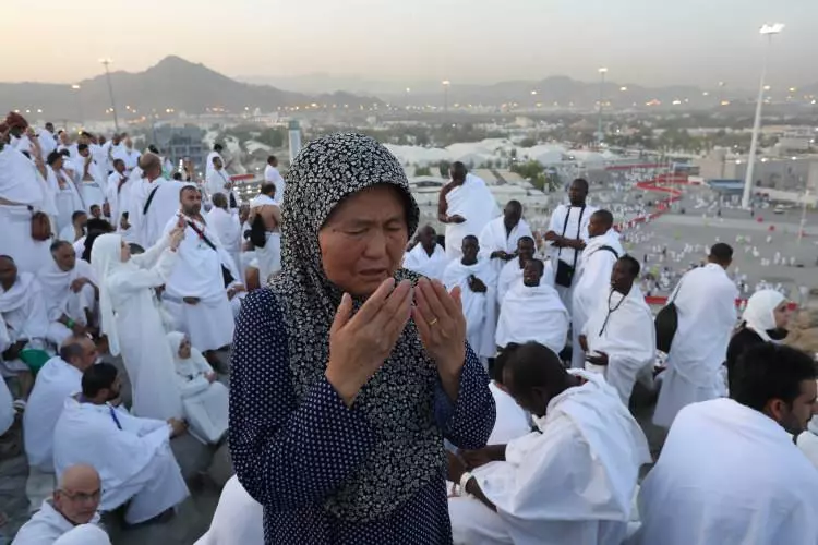 Eller semaya açıldı! İşte hacı adaylarının Arafat'tan görüntüleri... - Sayfa 24