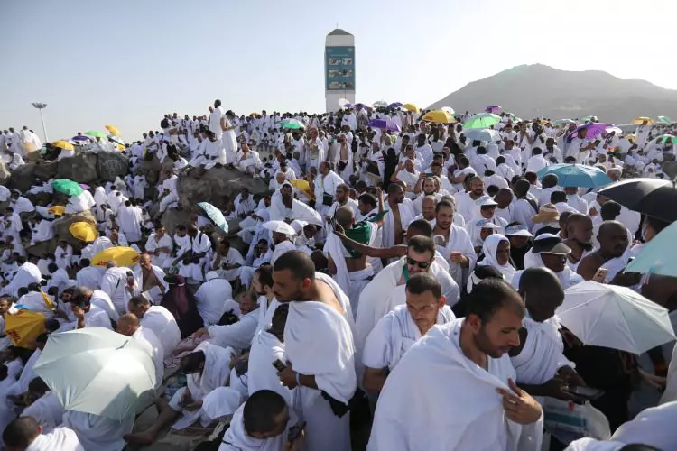 Eller semaya açıldı! İşte hacı adaylarının Arafat'tan görüntüleri... - Sayfa 29