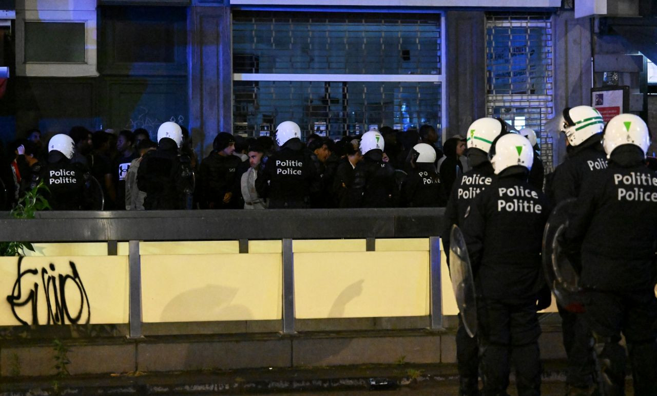 Fransa'da başlayan olaylar Belçika'ya sıçradı! - Sayfa 5