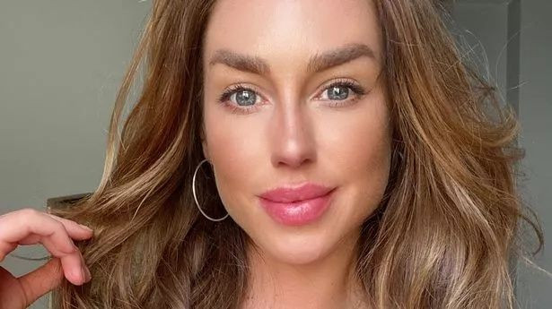 OnlyFans modeli billboardlara reklam verdi ortalık karıştı: Tepki yağıyor - Sayfa 6