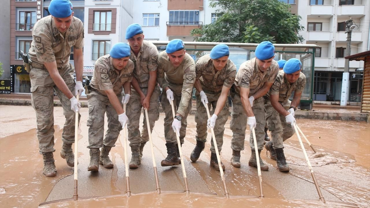 Bartın sular altında! Mehmetçik olay yerine desteğe geldi... - Sayfa 5