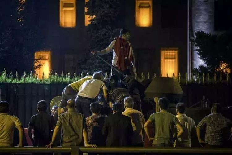 15 Temmuz demokrasi zaferi! İşte unutulmayacak fotoğraflarla hain darbe girişimi gecesi... - Sayfa 7