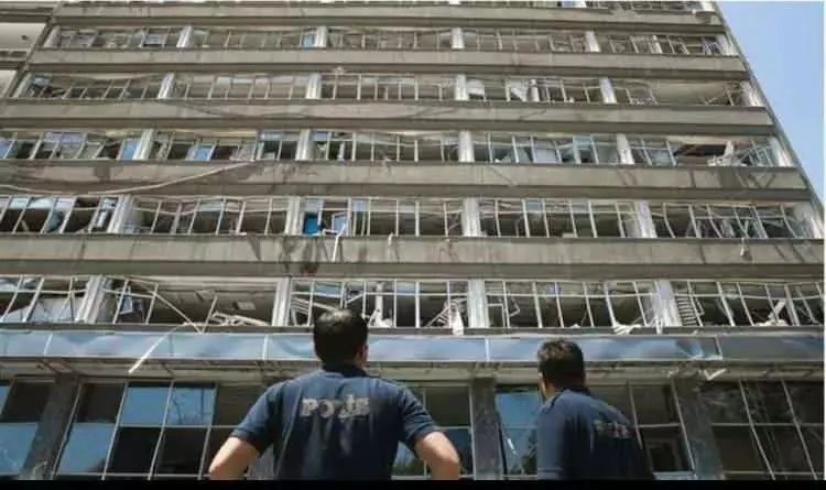 15 Temmuz demokrasi zaferi! İşte unutulmayacak fotoğraflarla hain darbe girişimi gecesi... - Sayfa 18