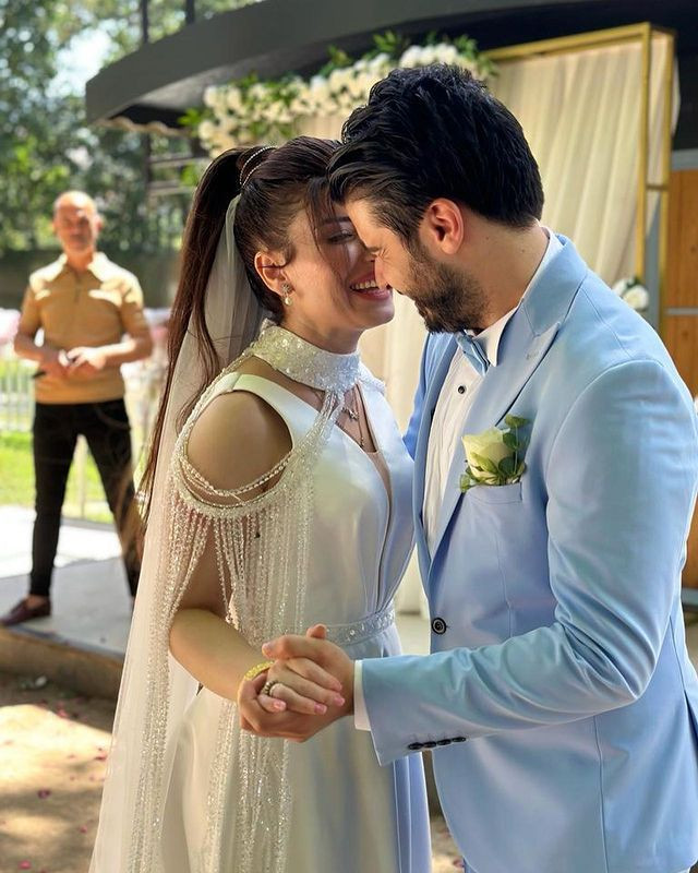 Oğlu Tayfun Erdoğan’ın nikahına katılmayan şarkıcı Emrah çocukları Elyesa ve Eleysa ile sinema keyfi yaptı! Takipçileri Emrah'ı topa tuttu - Sayfa 7