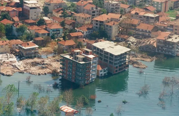 Asrın felaketinin üzerinden 24 yıl geçti! - Sayfa 8