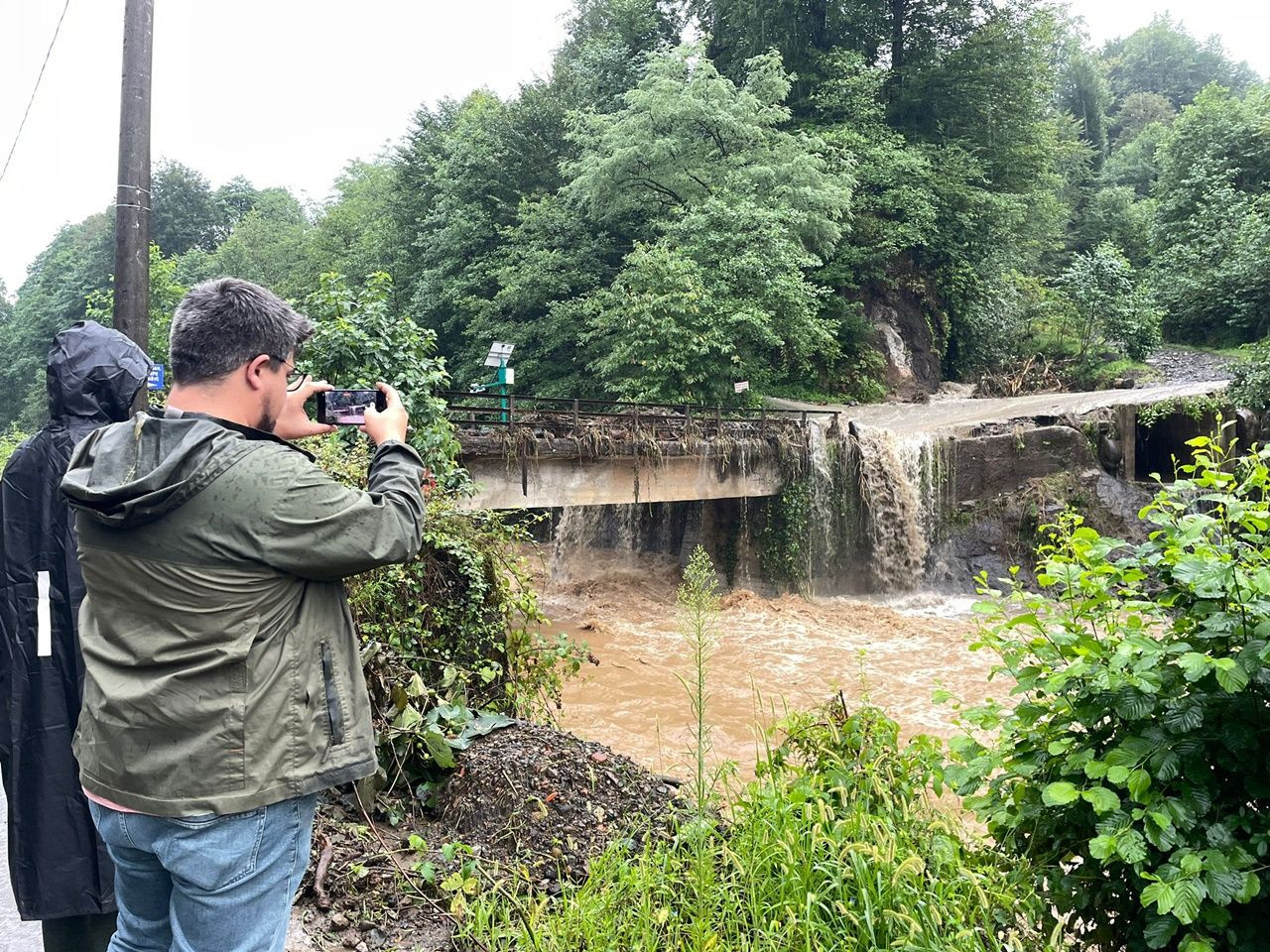 Rize'de şiddetli yağış ve heyelan! 8 ev boşaltıldı - Sayfa 6