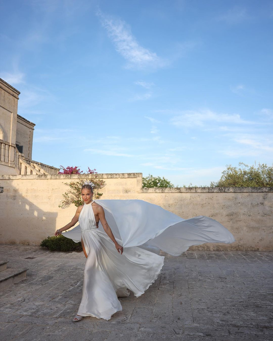 Çiçeği burnunda gelin Burcu Esmersoy'dan sosyal medyayı sallayan pozlar - Sayfa 8