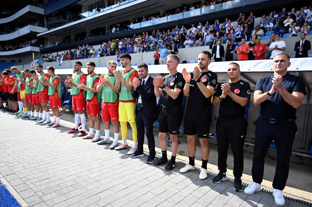 "Çocuklar bizim de, sen artık bizimle değilsin" - Sayfa 9