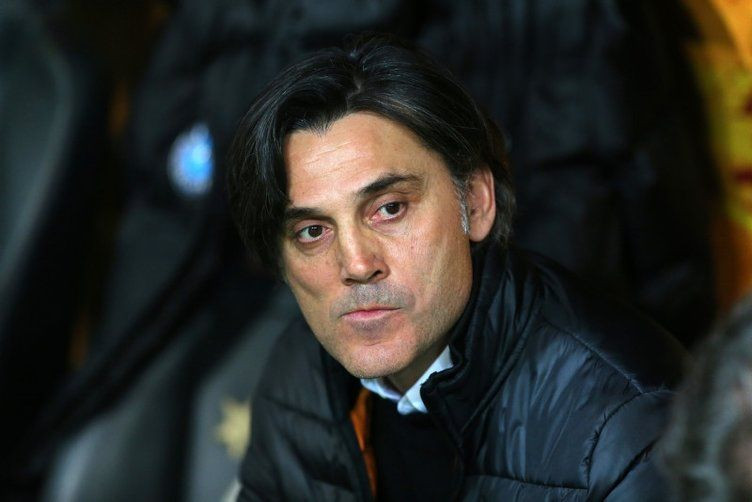 Ali Koç'u elinin tersiyle iten 63 yaşındaki teknik direktör Mehmet Büyükekşi ile görüşmelere başladı - Sayfa 15