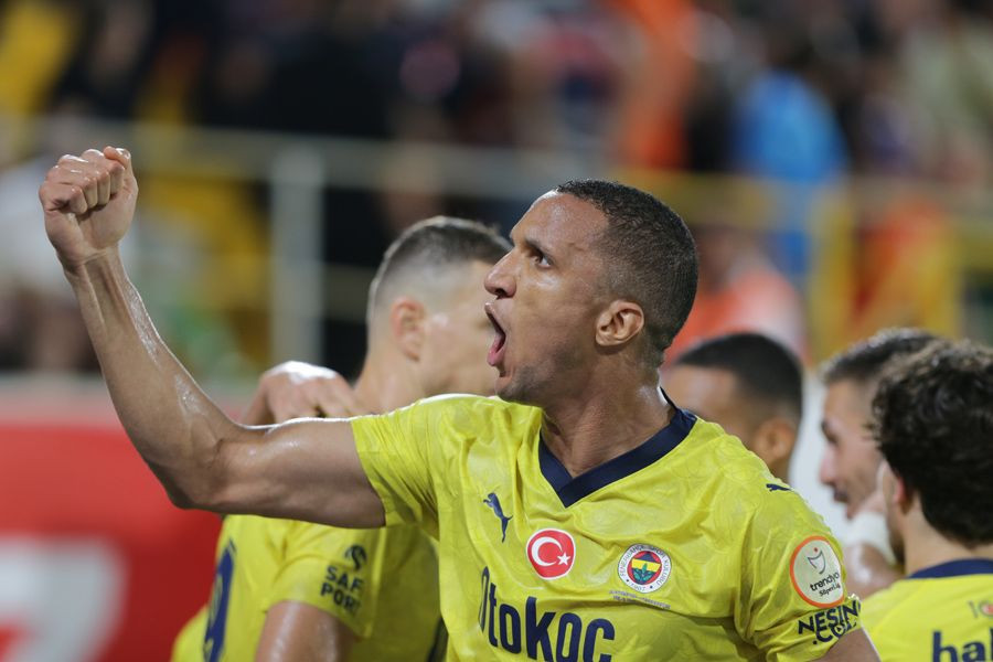 İrfan Can Kahveci Mesut Özil'i değil İsmail Kartal'ı dinledi Fenerbahçe formasının hakkını verdi - Sayfa 13