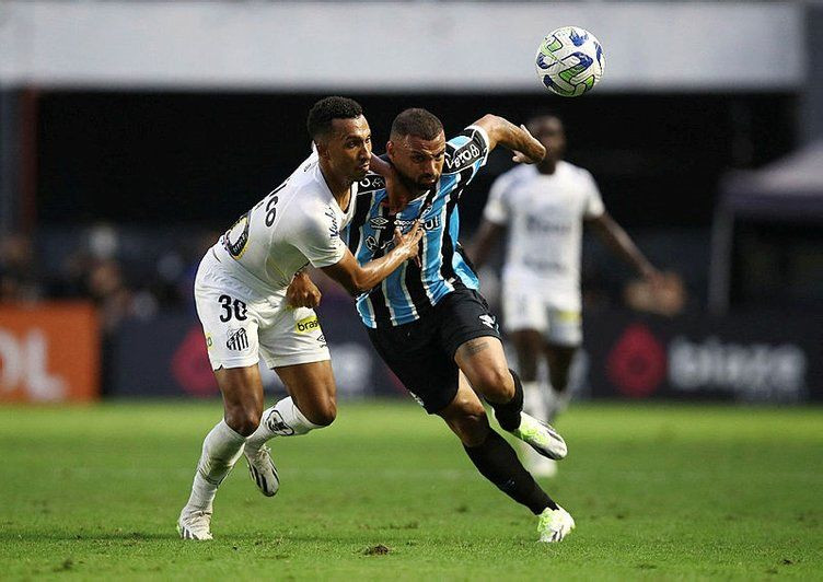 Ali Koç'un 4,5 M.€'luk forveti istenmeyen adam ilan edildi Dursun Özbek derin bir oh çekti - Sayfa 10