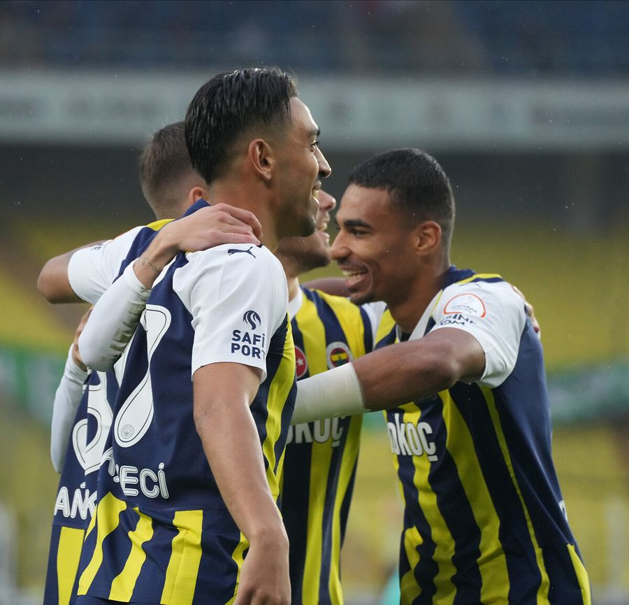 İsmail Kartal Ali Koç'un özel transferini takımdan gönderiyor! Şampiyonluk yolunda Fenerbahçe'de 3 ayrılık - Sayfa 9