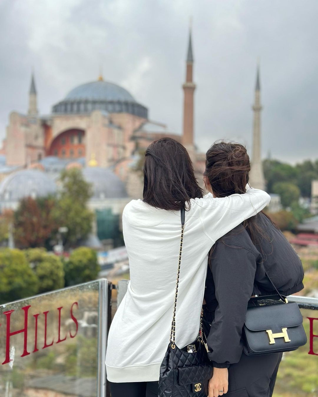 Icardi'nin baldızı Zaira Nara İstanbul'a geldi: Başörtüyü taktı! Wanda Nara ile benzerlikleri şaşırttı... - Sayfa 9