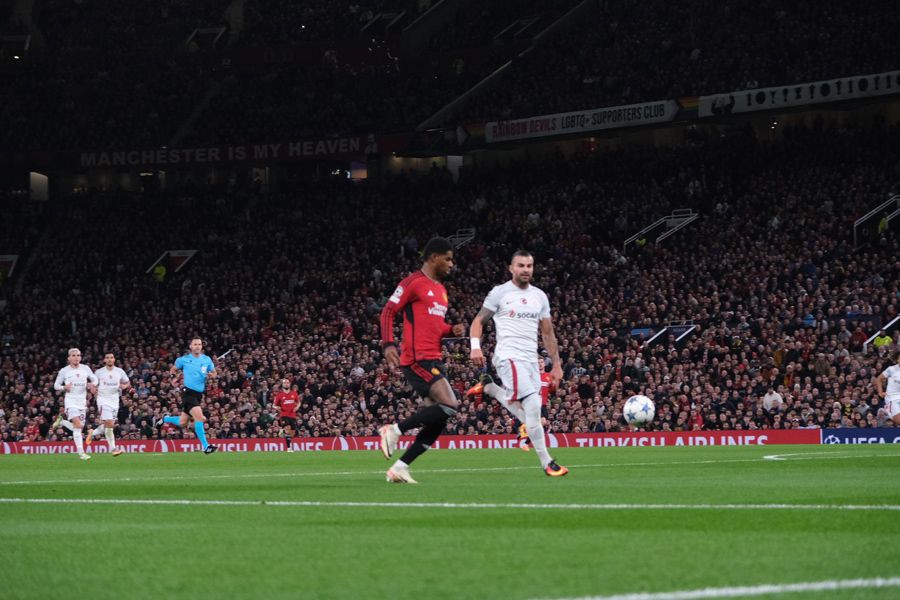 Sacha Boey'i izlemeye geldiler Abdülkerim Bardakcı ve Kaan Ayhan'ı alıp gittiler - Sayfa 16