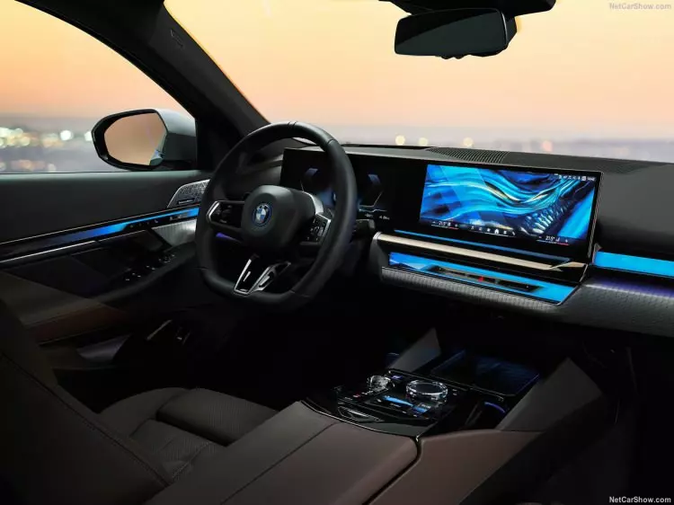 BMW 5 serisi, yepyeni haliyle satışa sunuldu! İşte Türkiye fiyatı... - Sayfa 13