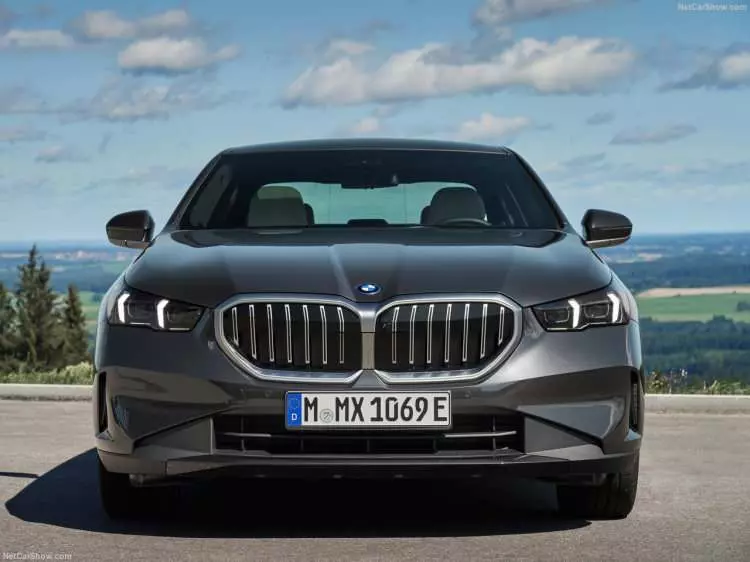 BMW 5 serisi, yepyeni haliyle satışa sunuldu! İşte Türkiye fiyatı... - Sayfa 30