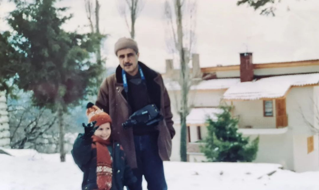 Metin Akpınar'ın yıllar sonra ortaya çıkan ikiz kızları Duygu ve Sevgi Nebioğlu'nun büyüdükleri ev ortaya çıktı! Komşuları yaşadıkları şoku anlattı - Sayfa 8