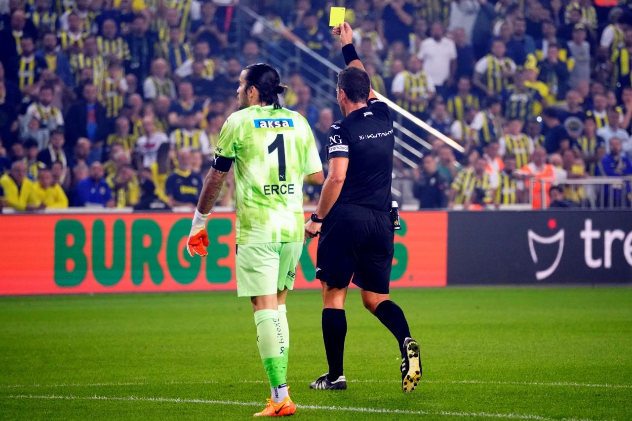 "3 kulhuvallah 1 elham okuyacaksın başka yapacak bir şey yok. Tuvalete gidiyorsun maç 2 olmuş" - Sayfa 5