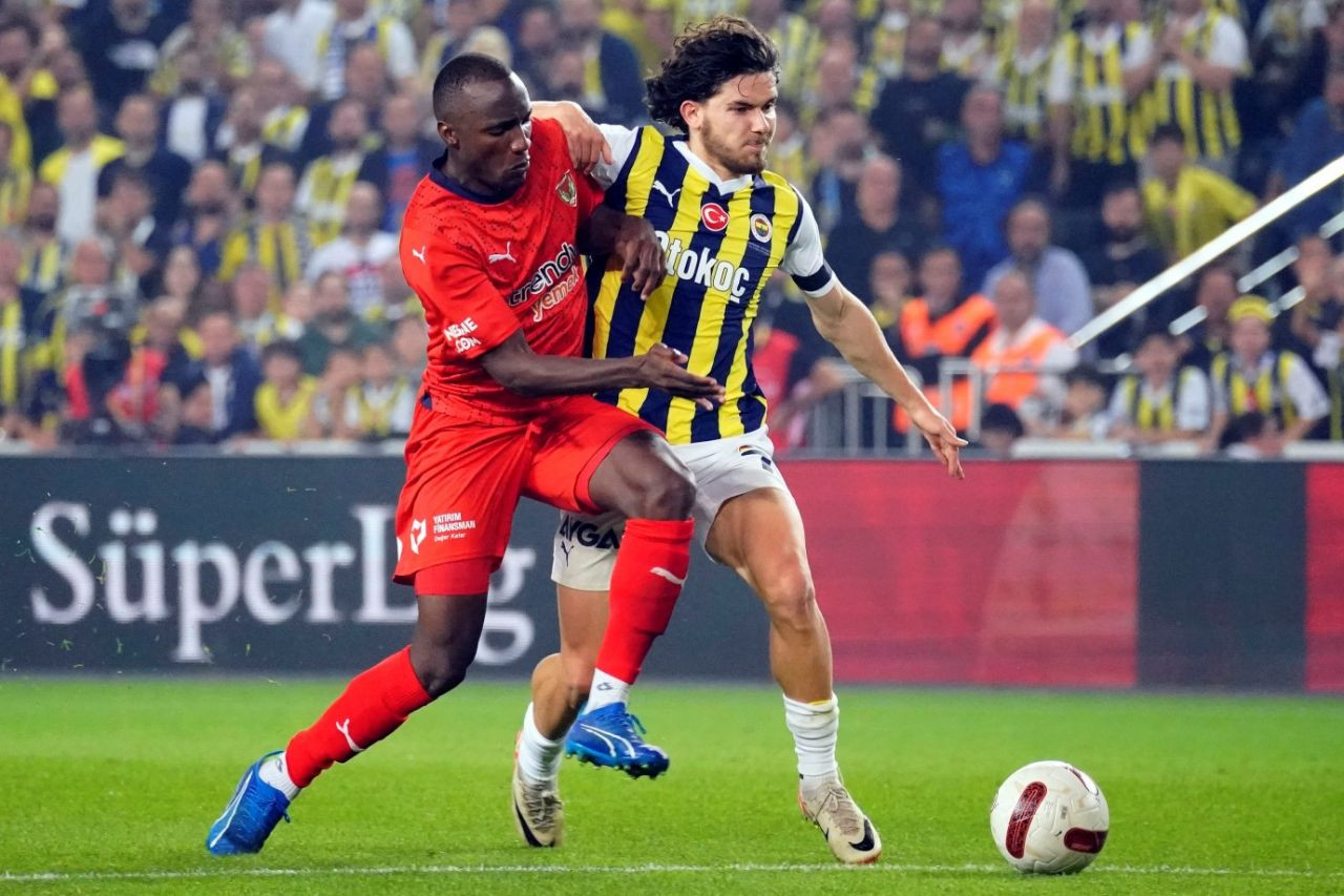 "3 kulhuvallah 1 elham okuyacaksın başka yapacak bir şey yok. Tuvalete gidiyorsun maç 2 olmuş" - Sayfa 8