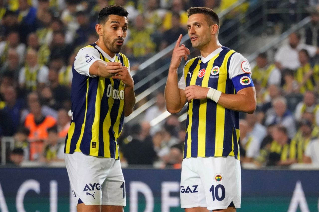 "3 kulhuvallah 1 elham okuyacaksın başka yapacak bir şey yok. Tuvalete gidiyorsun maç 2 olmuş" - Sayfa 13