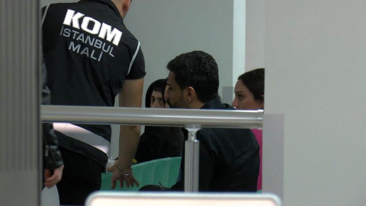 Kara para akladıkları ve vergi kaçırdıkları iddia edilmişti! Dilan Polat ve eşi Engin Polat gözaltına alındı: İşte Polat çiftinin Emniyet'teki ilk görüntüleri - Sayfa 8