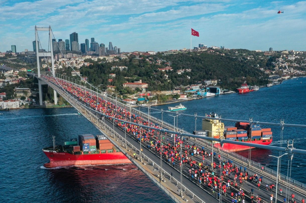 45. İstanbul Maratonu başladı: Dünyanın kıtalararası koşulan tek maratonu - Sayfa 12