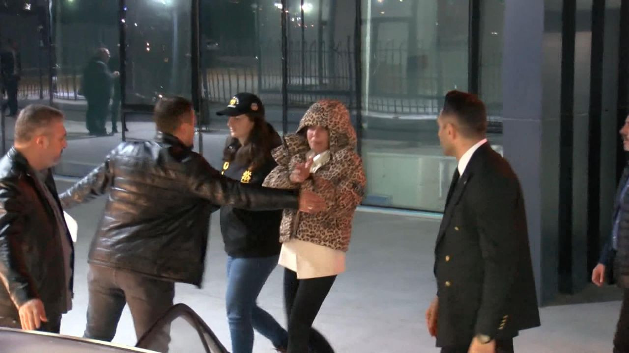 Nihal Candan ve Bahar Candan'ın annesi canlı yayında gözyaşlarına boğuldu! Umut Candan, o soruyu duyar duymaz telefonu kapattı! - Sayfa 8