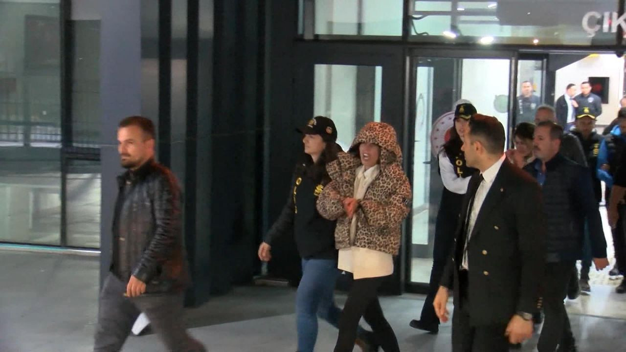 Tutuklanan Nihal Candan sinir krizi geçirdi! Bahar Candan'ın adliye çıkışındaki sözleri gündem oldu! - Sayfa 10