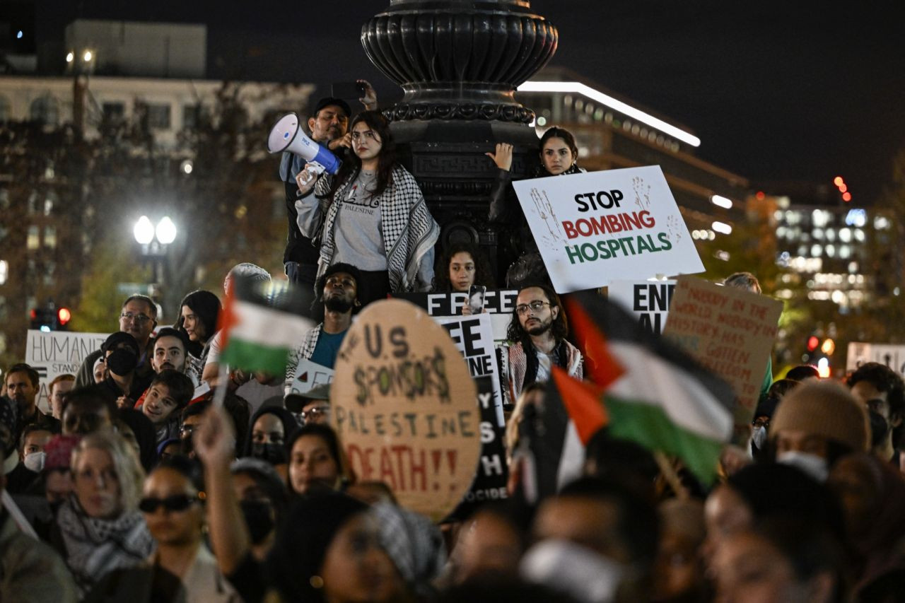 ABD'de binlerce insan Filistin için yürüdü! Washington ve New York'ta İsrail'in Gazze'ye saldırıları protesto edildi - Sayfa 12