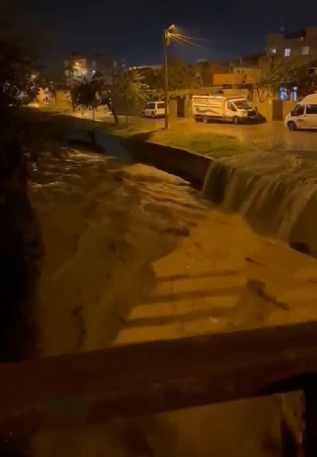 Batman ve Diyarbakır'da sel felaketi! Bakan Yerlikaya acı bilançoyu paylaştı! Ölü sayısı 9'a yükseldi - Sayfa 6