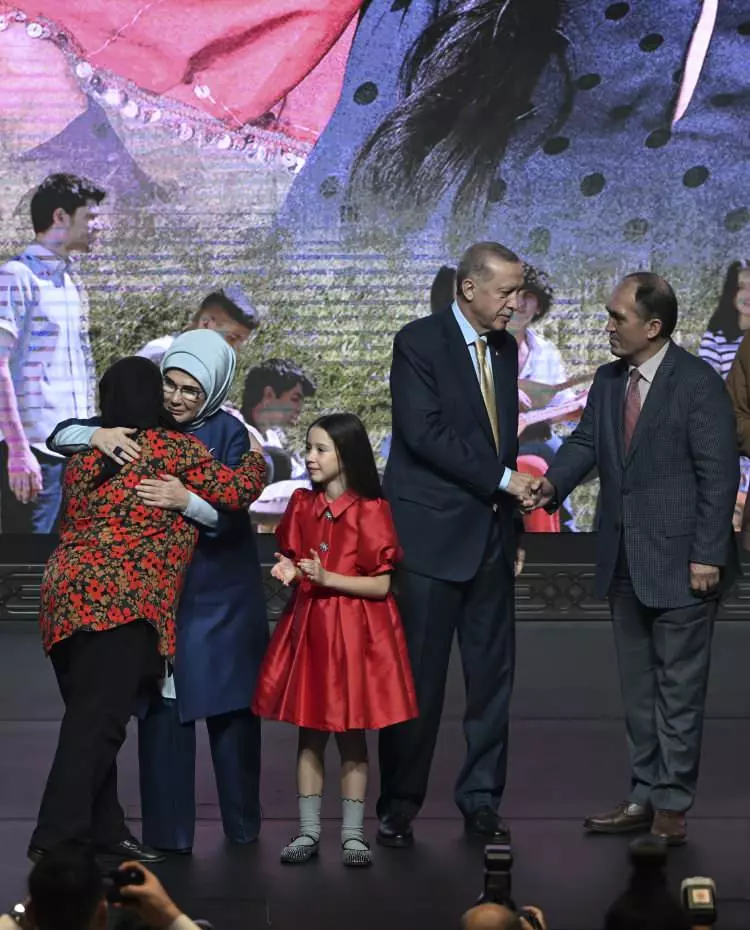 ''Aybüke'' filminin galasından duygulandıran anlar! - Sayfa 12