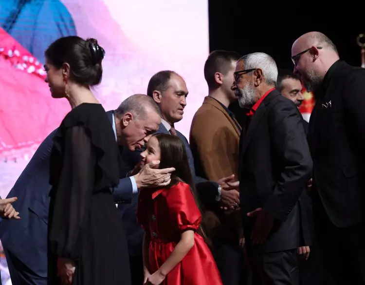 ''Aybüke'' filminin galasından duygulandıran anlar! - Sayfa 13