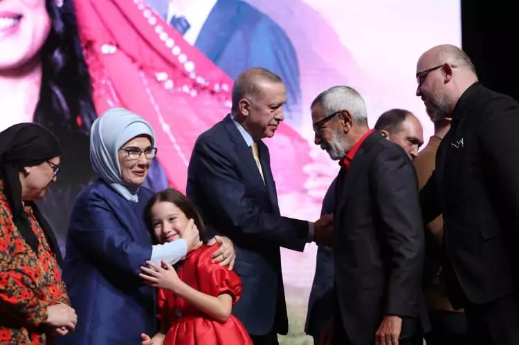 ''Aybüke'' filminin galasından duygulandıran anlar! - Sayfa 14