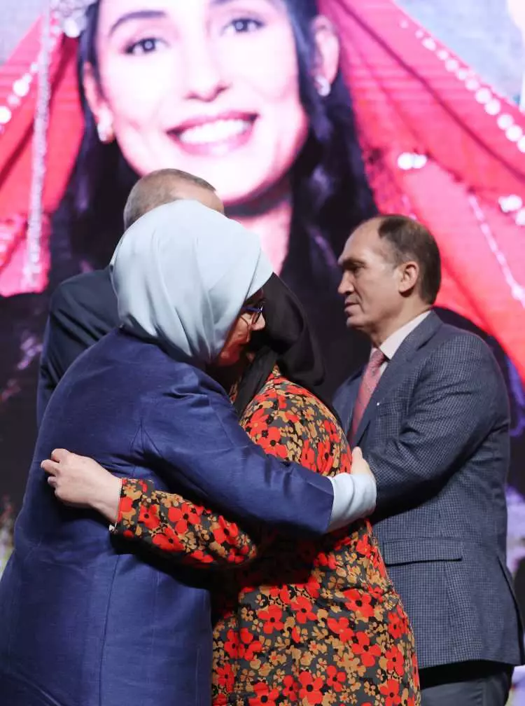 ''Aybüke'' filminin galasından duygulandıran anlar! - Sayfa 17