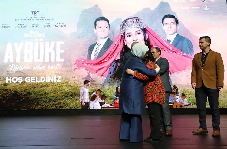 ''Aybüke'' filminin galasından duygulandıran anlar! - Sayfa 20