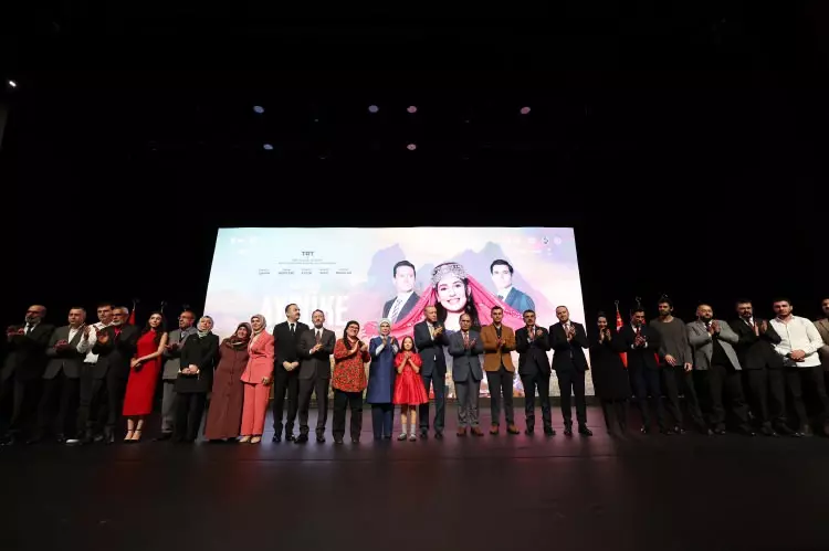 ''Aybüke'' filminin galasından duygulandıran anlar! - Sayfa 24