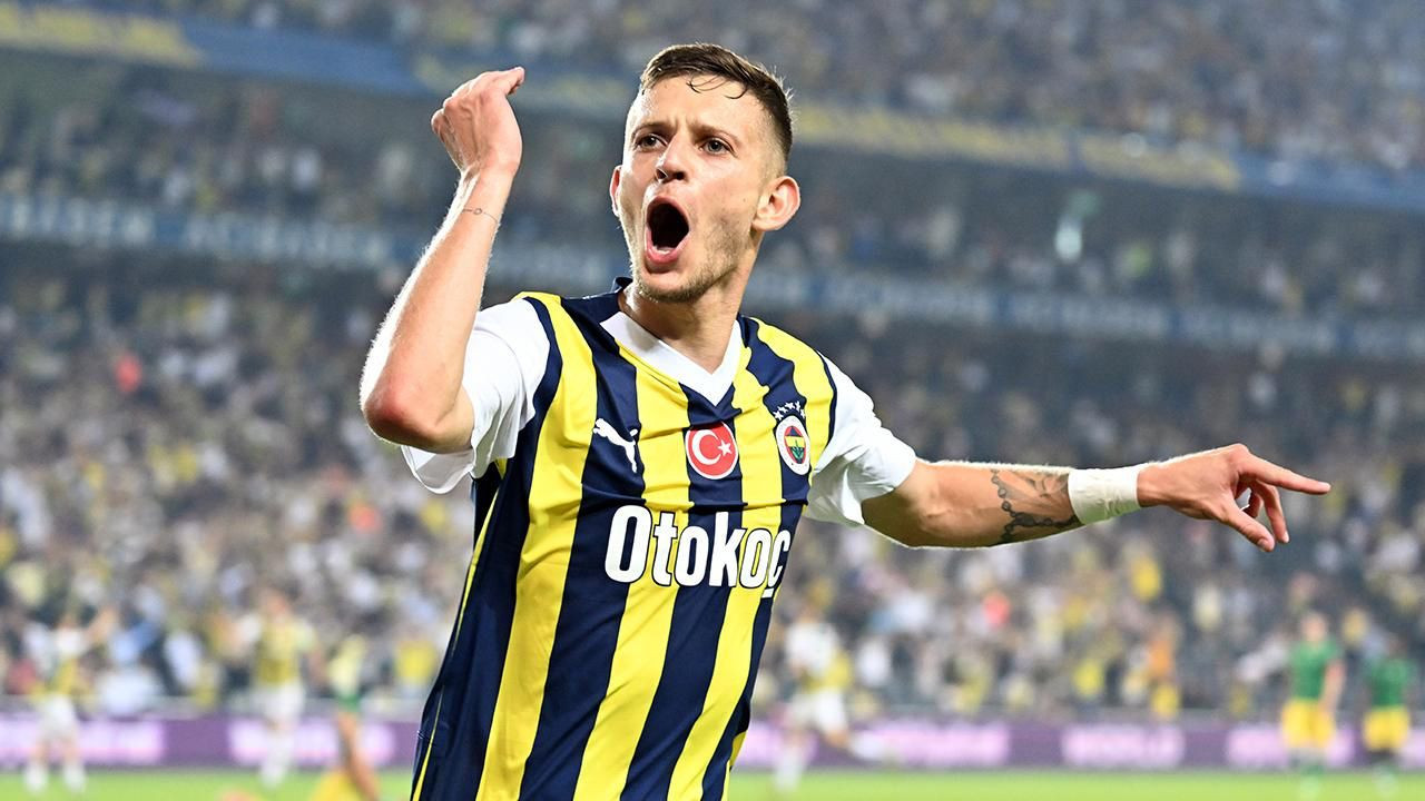 Fenerbahçe'nin Fatih Karagümrük maçı ilk 11'i belli oldu! İsmail Kartal'a Fred ve Djiku'dan yıkan haber... - Sayfa 10