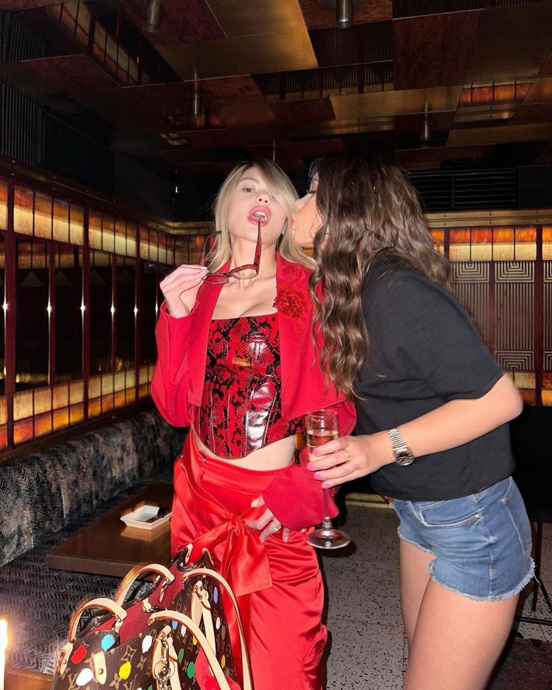 Bahar Candan ve Nihal Candan'ın koğuşuna tüm Türkiye'nin konuştuğu bir isim geldi - Sayfa 6