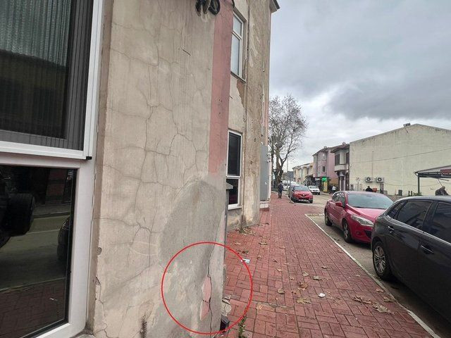 Depremin verdiği hasar görüntülendi: "Duvar yıkılmaları var" - Sayfa 6