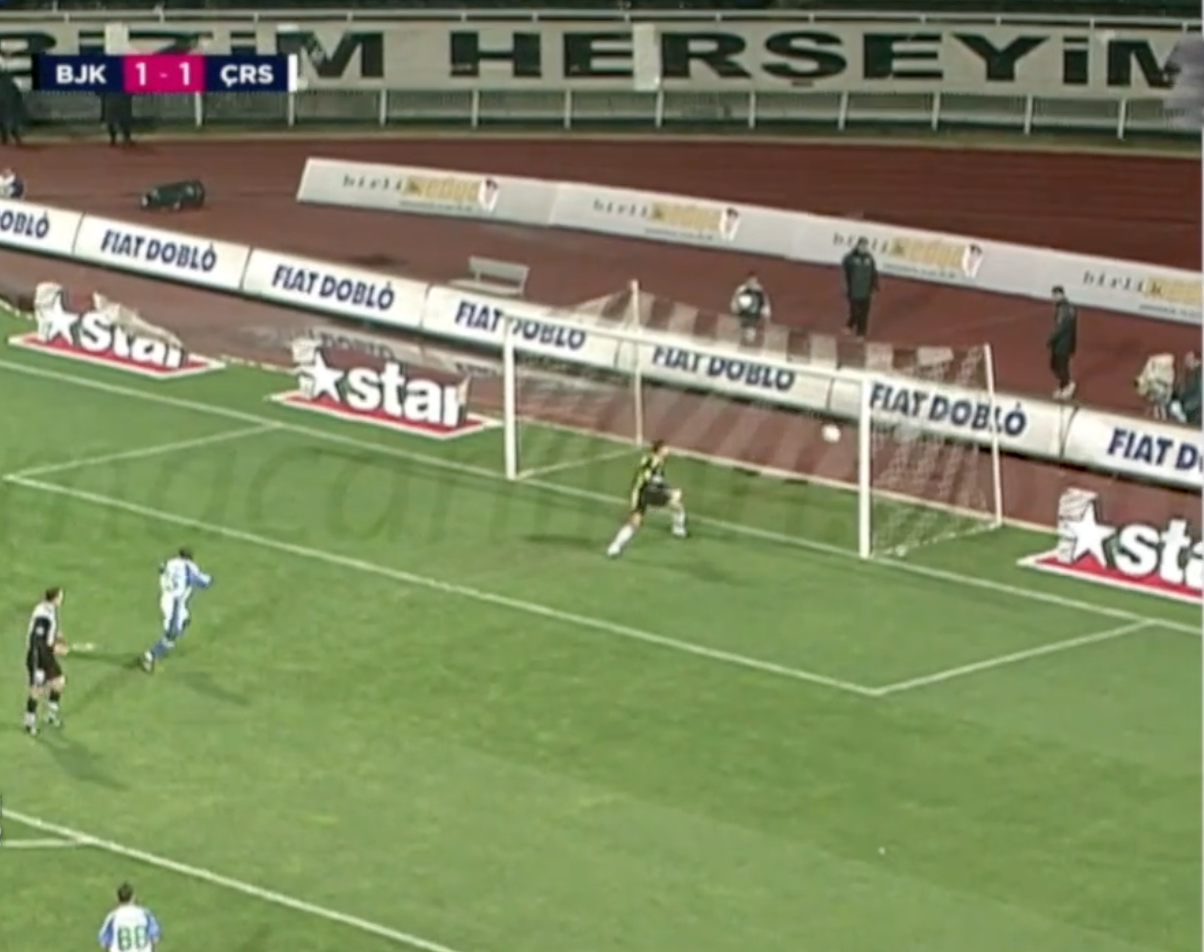 İşte Beşiktaş’ın Andre Onana’sı! Yediği gollerle Beşiktaş'ı şampiyonluktan etti, taraftarı çıldırttı! Sonunda dayanamadı kafasını direğe vurdu, futbolcular engel oldu! Hapse bile girdi... - Sayfa 15