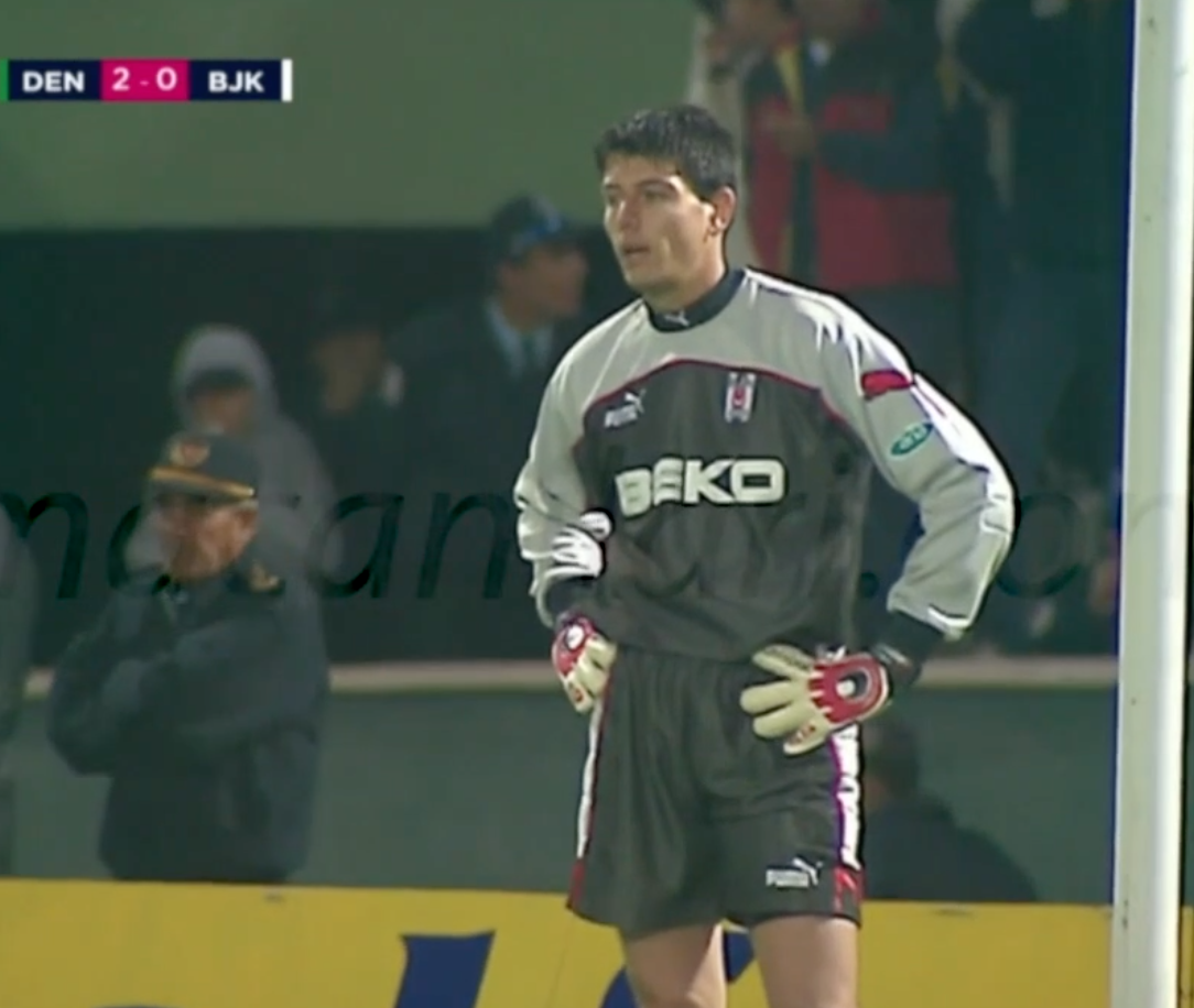 İşte Beşiktaş’ın Andre Onana’sı! Yediği gollerle Beşiktaş'ı şampiyonluktan etti, taraftarı çıldırttı! Sonunda dayanamadı kafasını direğe vurdu, futbolcular engel oldu! Hapse bile girdi... - Sayfa 10