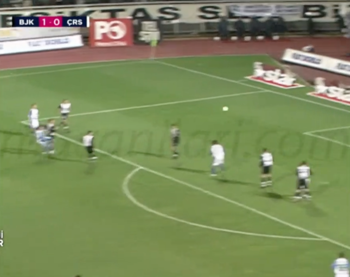 İşte Beşiktaş’ın Andre Onana’sı! Yediği gollerle Beşiktaş'ı şampiyonluktan etti, taraftarı çıldırttı! Sonunda dayanamadı kafasını direğe vurdu, futbolcular engel oldu! Hapse bile girdi... - Sayfa 12