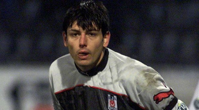 İşte Beşiktaş’ın Andre Onana’sı! Yediği gollerle Beşiktaş'ı şampiyonluktan etti, taraftarı çıldırttı! Sonunda dayanamadı kafasını direğe vurdu, futbolcular engel oldu! Hapse bile girdi... - Sayfa 16