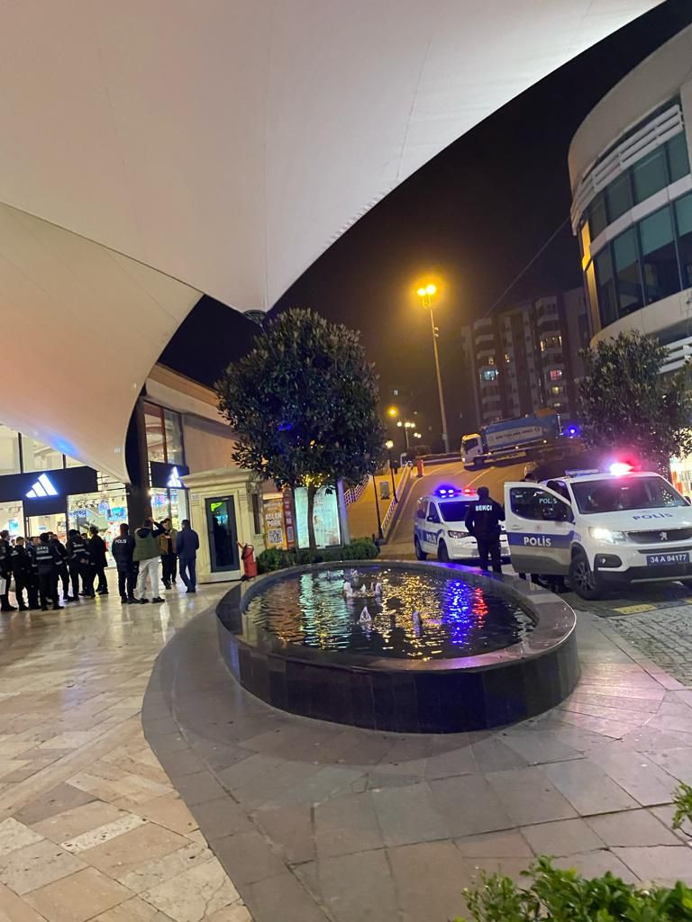 Pendik Starbucks'ta 'boykot' dedi dehşet saçtı! Saldırgan bir kişiyi bıçakladı! | SüperHaber Özel - Sayfa 9