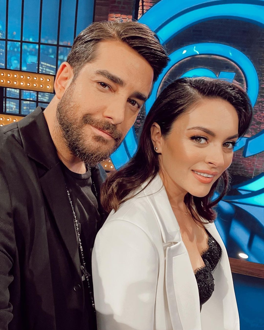 Enis Arıkan ile Ezgi Mola küstü! İşte ünlü ikilinin dostluğunu bitiren neden - Sayfa 6