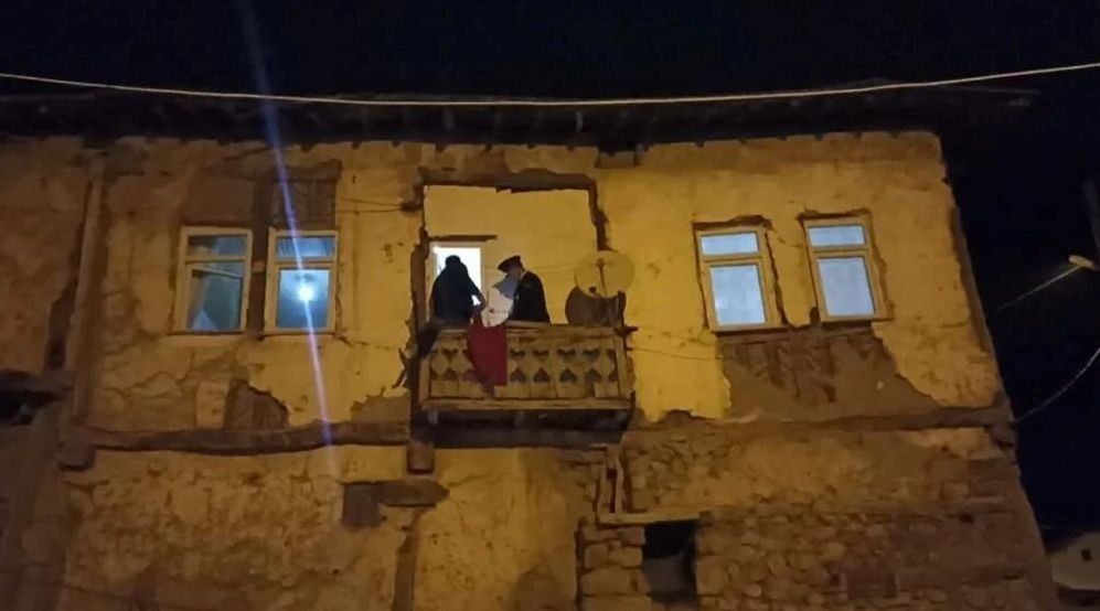 Kahreden haber! 6 ilimize şehit ateşi düştü: Kuzey Irak'ta 6 asker şehit, 1 asker yaralı - Sayfa 12