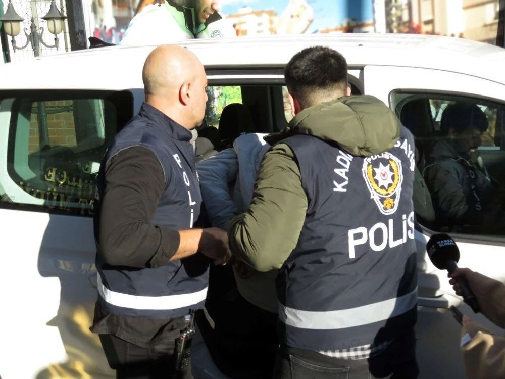 Kadıköy'de öğrenci servisi kaçıran şüpheli ile ilgili akılalmaz detay! Cumhurbaşkanlığı Külliyesi'ne girmeye çalıştı... - Sayfa 7